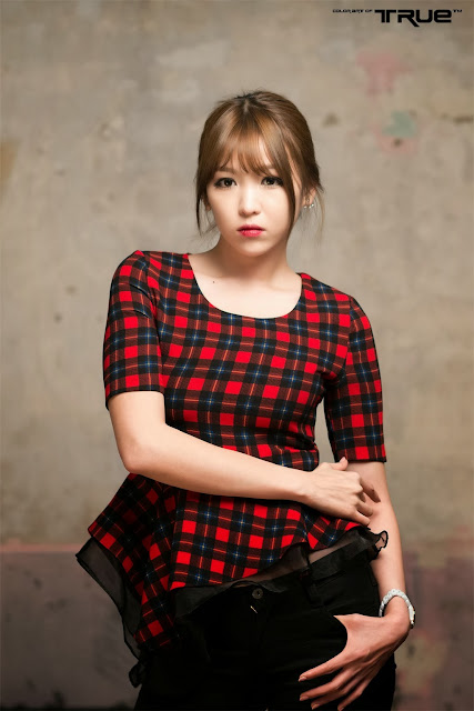 5 Lee Eun Hye in red - very cute asian girl-girlcute4u.blogspot.com