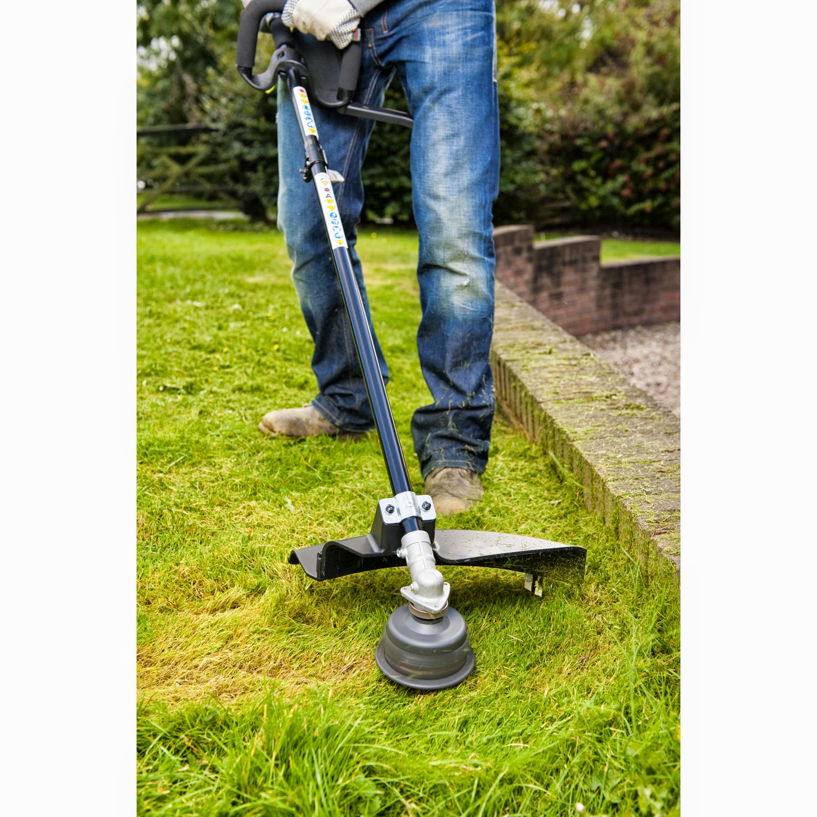 Right way to use a brush cutter