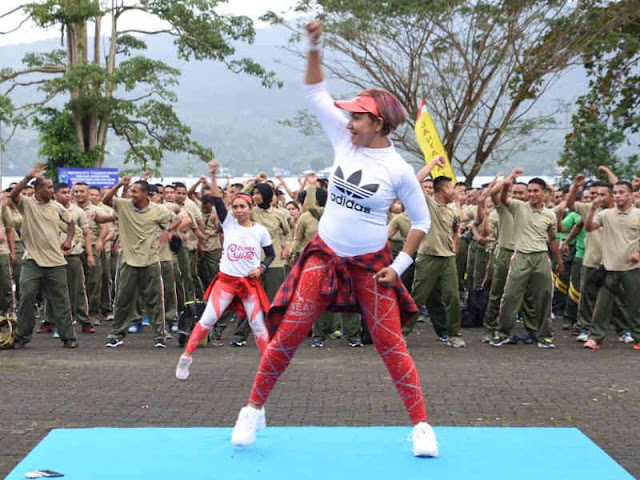 Eratkan Silahturahmi, TNI-POlri Gelar Olahraga Bersama di Lantamal IX