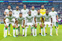 SELECCIÓN DE ARABIA SAUDÍ. Temporada 2022-23. Ali Al-Bulaihi, Firas Al-Buraikan, Mohamed Kanno, Ali Al-Hassan, Mohammed Al-Owais, Salem Al-Dawsari. Abdulelah Al-Amri, Sultan Al-Ghannam, Saud Abdulhamid, Saleh Al-Shehri, Hassan Al-Tambakti. SELECCIÓN DE ARABIA SAUDÍ 1 SELECCIÓN DE MÉXICO 2 Miércoles 30/11/2022, 20:00 horas. XXII Copa Mundial de fútbol de la FIFA Catar 2022, fase de grupos, Grupo C, jornada 3. Lusail, Municipalidad de Al Daayen, Catar, estadio de Lusail: 84.985 espectadores. GOLES: ⚽0-1: 47’, Henry Martín. ⚽0-2: 52’, Luis Chávez. ⚽1-2: 90+5’, Salem Al-Dawsari.