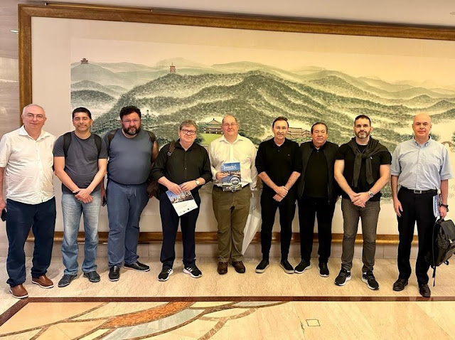 Representantes do consulado brasileiro em Xangai recebem o governador João Azevêdo e secretários na China