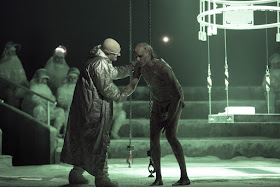 Mark Grey: Frankenstein (Photo La Monnaie/La Fura dels Baus)