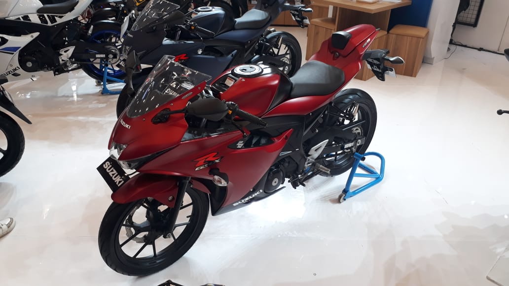 Jual Kredit  Motor  Suzuki  GSX  R150  MATTE RED New 2019 