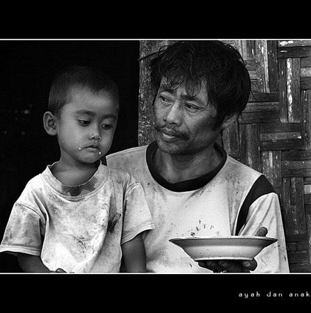 Foto Kasih Sayang Seorang Ayah Kepada Anaknya