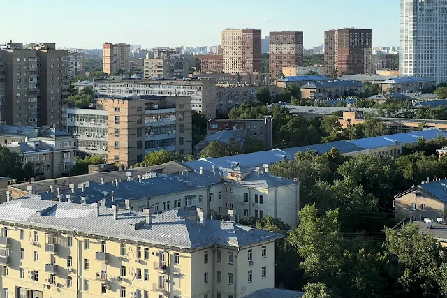 Ленинградский проспект, вид из бизнес-центра SkyLight, Авиационный переулок