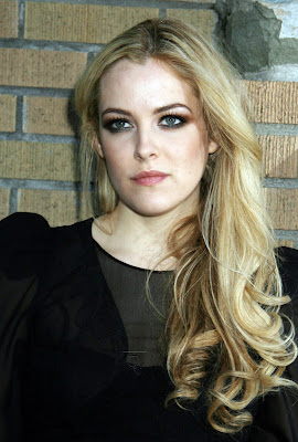 Riley Keough Hot Photo