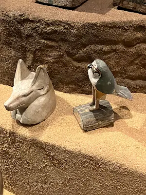 バイエルン州立エジプト美術収集館(Staatliches Museum Ägyptischer Kunst)の出土品展示