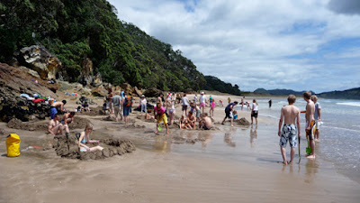 Hot water beach – Newzealand