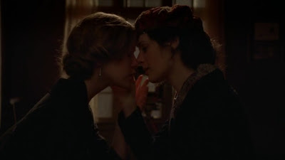 Lisa Joyce and Aleksa Palladino Lesbian Kiss, Boardwalk Empire lesmedia