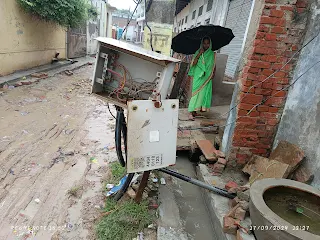 #JaunpurNews : लापरवाही! अचला देवी घाट पर दो बेजुबानों की करंट से मौत | #NayaSaveraNetwork