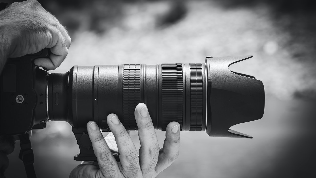 Portrait Photography Lens: The Right Lens For Portraits (and The Right Distance)