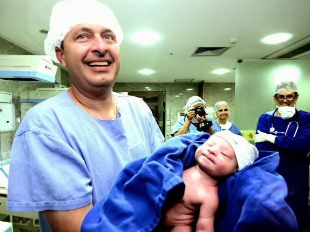 Quinto filho do governador Eduardo Campos nasceu hoje no Recife