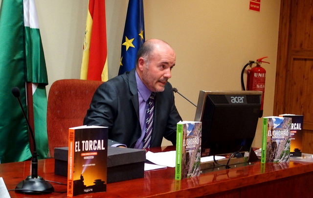 Presentacion en Sevilla del libro El Torcal de Juan Ignacio Amador Tobaja