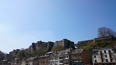 Château de Bouillon vu des rives de la Semois