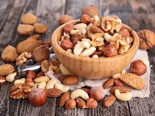 nut health benefits chart