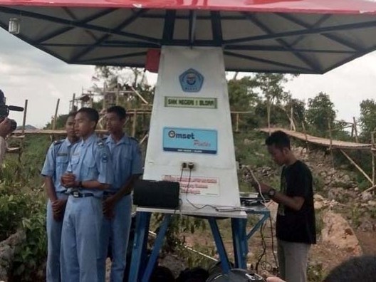 SMK N 1 Blora Sumbang Pembangkit Listrik di Objek Wisata Bukit Cengklik