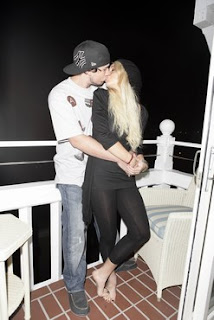 Lindsay Lohan and Riley Giles get romantic pictures