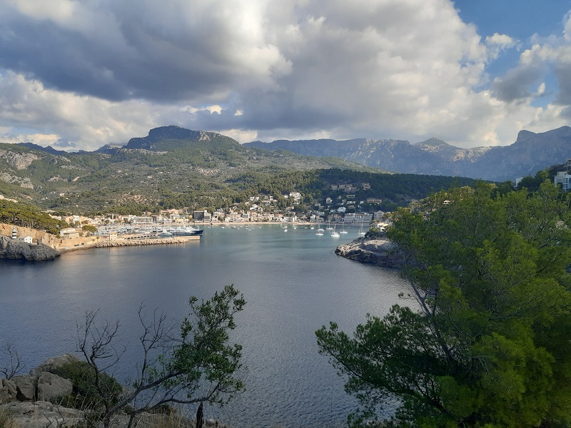 Port de Sóller vista salendo verso il faro