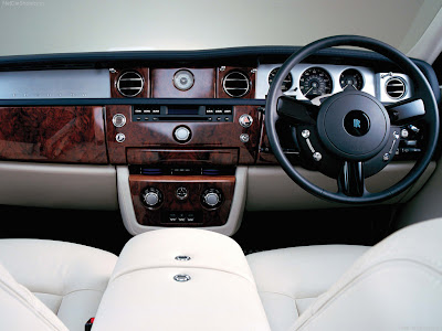 Rolls Royce Phantom the super symbol of ultimate luxury