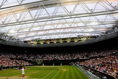 O famoso tecto amovível do court central de Wimbledon