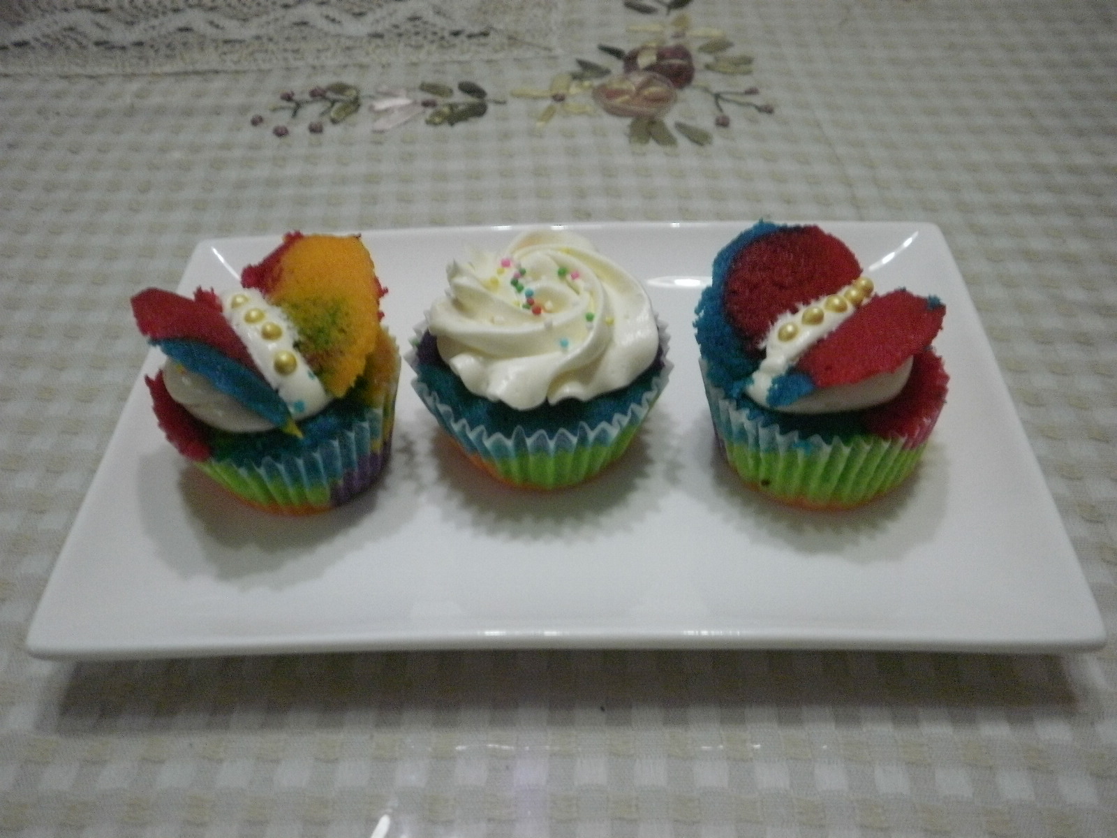 Zara ♥ Baking: Rainbow Cupcake