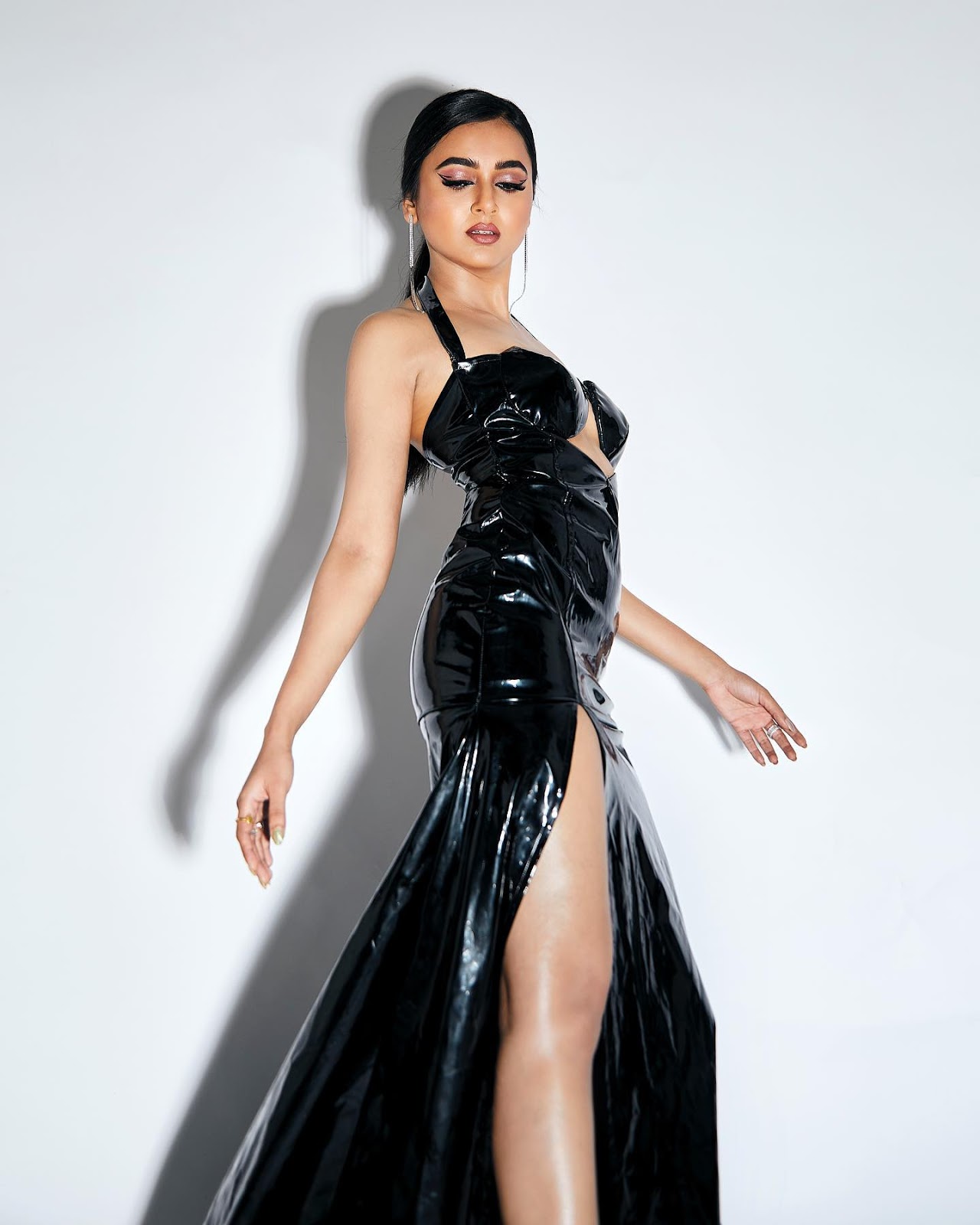 tejasswi prakash sexy legs black latex dress