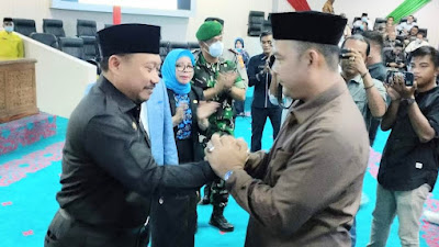 Mata  Terlihat Berkaca-kaca, Catur Sugeng Pamit Lepas Jabatan Jadi Bupati Kampar