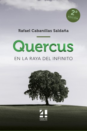 Quercus va al grano. Y lo hace desde la primera página. No, lo hace desde el mismo titulo que ya nos adelanta una historia universal pero única, la que él nos va a narrar aunque a nosotros nos vaya a recordar a la nuestra o a otras muchas que sabemos ciertas porque los que las vivieron no pudieron dejar de contárnoslas. Pero ésta que vive en Quercus, es única y así nos la hace vivir su autor.  Tras un par de páginas que desbordan belleza en las que se nos describe el otoño por su mutismo de pájaros, y su explosión de colores, y para que nos habituemos al olor y a la luz de la historia que vamos a leer, el autor ya nos presenta a Abel a quien de inmediato quisiéramos tomar de la mano. Y nos lo pone a correr solo unas pocas paginas después. Después de haber presenciado lo que jamás debería haber ocurrido, lo que no va a olvidar en toda su vida, lo que le va a convertir en un hombre salvaje que no acabábamos de entender cómo hacer para no perder la razón.  Corremos con él, respiramos con él, y con él nos intentamos proteger de un dolor que por momentos nos lleva a rabiar. Todo lo que viene a continuación es una cascada de sentimientos, de emociones que te enfrentan con la vida que ha pasado pero que no acaba de pasar, con el frío extremo y el calor sofocante de los campos de castilla, con un coro de voces que te estremecen página sí y página no, por lo que viven y por lo que no viven y deberían vivir. El dolor y las adversidades que son de Abel pro son nuestras porque nos siguen corriendo en la sangre y porque el autor, Rafael Cabanillas Saldaña, con su prosa potente y al mismo tiempo delicada consigue hacérnosla sentir así.  Quercus no es otra novela sobre la guerra civil, Quercus es una novela sobre el hombre, el campo, la dignidad, la soberbia, la avaricia. Quercus es una novela  sobre una España en la que viven hombres que se empeñan y consiguen sobrevivir. Cuando  leí esta novela por primera vez, tuve necesidad de hacerlo, de volver desde la última página a la primera, sentí que se acabara la historia y la certeza de que había dejado detalles, pero sobre todo por la necesidad de volver a acompañar a Abel y a todos los personajes en ese trayecto doloroso y esperanzador que habían sido cada una de las historias que acababa de leer. Ahora que el libro alcanza una merecidísima segunda y primorosa edición gracias a la impecable labor de Cuarto Centenario, me ha vuelto a ocurrir ese deseo de volver a la primera página para volver a vivir toda la historia, todas las historias que Rafael Cabanillas Saldaña ha querido guardar en las páginas de este libro, que pienso sinceramente que todos deberíamos leer, por la calidad del lenguaje con el que está escrito y por la veracidad de una historia que muy bien puede y no debería volver a ocurrir.  Quercus me ha devuelto la fe en la literatura, en el quehacer de quienes consiguen que el lenguaje nos lleve y nos traiga por caminos que antes ni se nos había ocurrido recorrer. Rafael Cabanillas Saldana lo hace, nos lleva por el campo, por la guerra, por el interior de quienes sufren pero no quieren sucumbir, Rafael Cabanillas Saldaña nos estremece y nos deja pensando, quién sabe si queriendo o sin querer, en una historia que es única aunque nos recuerde otras muchas que ocurrieron en una España que por mi propia historia conozco tan bien.