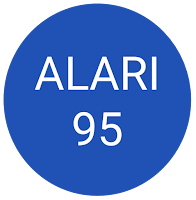 ALARI95 in weißer Schrift auf einem blauen Kreis