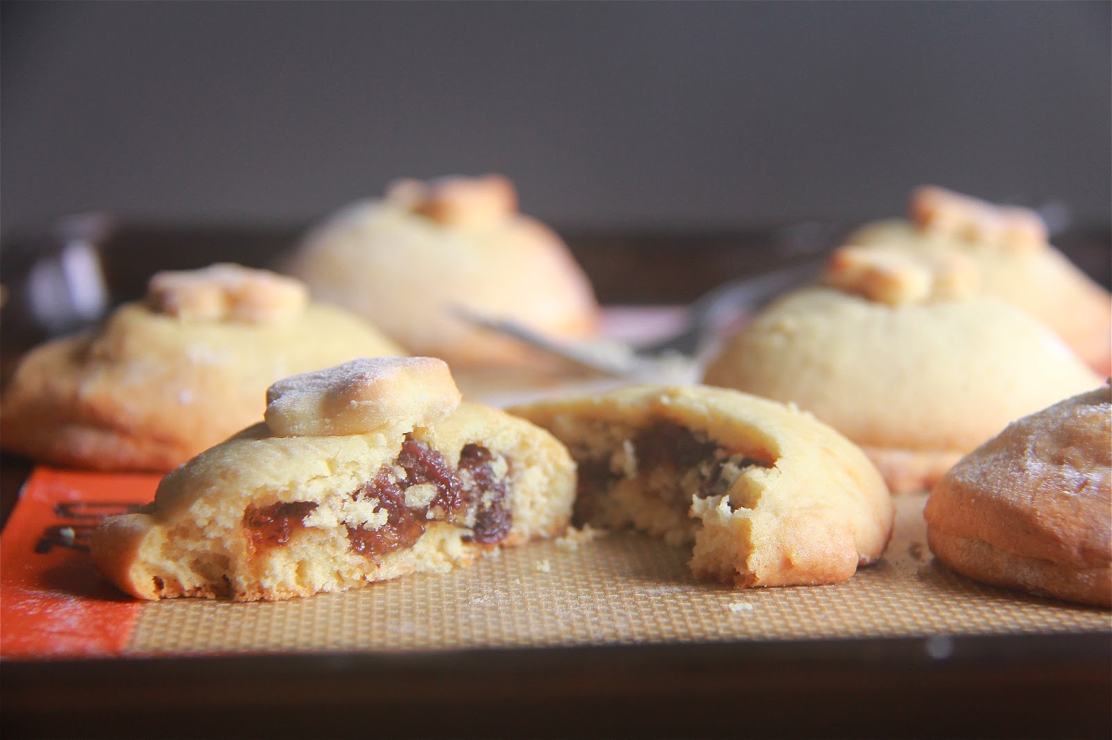 Crumbs and Cookies: filled raisin cookies.