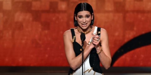 Dua Lipa vinca il secondo Grammy nella sua carriera