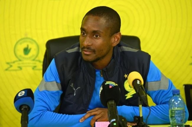 Kocha Rulan Mokwena Anamtaka Mchezaji KIBU Denis