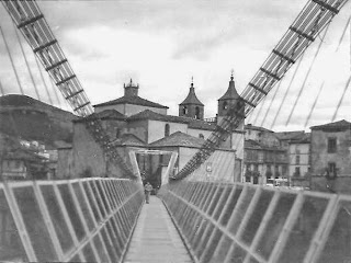 Vista del puente colgante de Cangas del Narcea