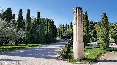 parco con colonne romane