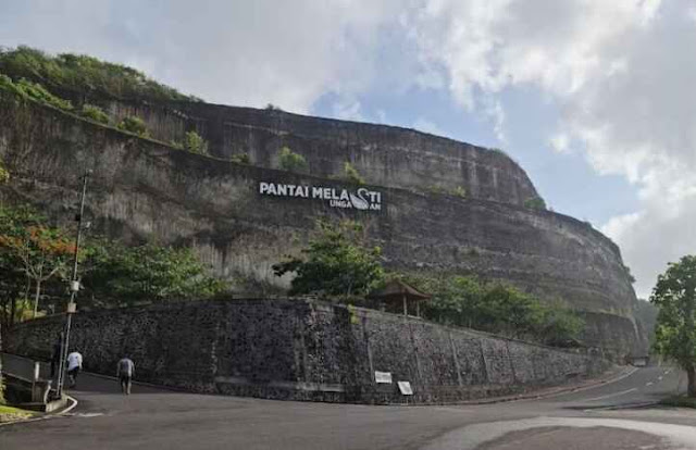 10 Daya Tarik Dan Keindahan Pantai Melasti