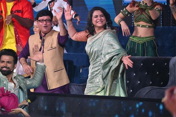 Supriya and Sachin Pilgaonkar on the set of Super Dancer Chapter 4