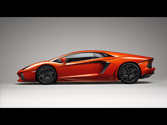 Lamborghini Aventador LP 700-4 2011 (1)