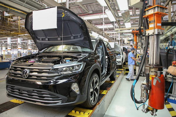 Volkswagen: fábrica do Polo, Virtus e Nivus volta com 2 turnos em março
