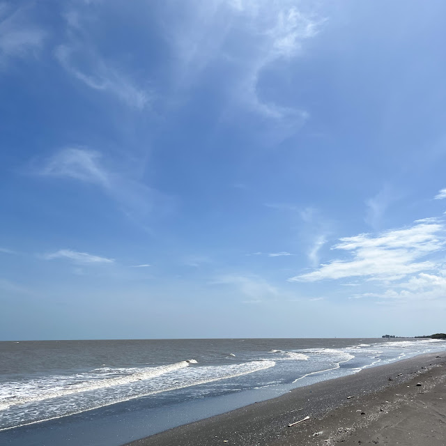 Pantai Sedari Karawang