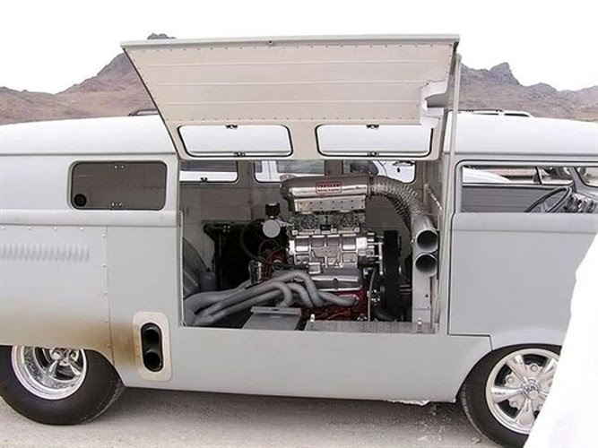 a gallery of photos of this Bonneville record setting kombi VW microbus