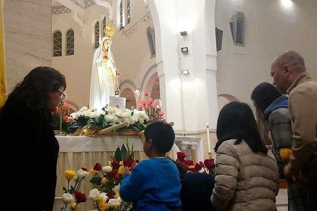 Católicos chineses veneram imagem peregrina de Nossa Senhora de Fátima em Hong-Kong