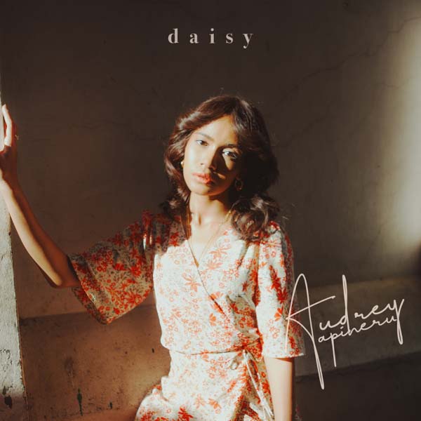 Download Lagu Audrey Tapiheru - Daisy