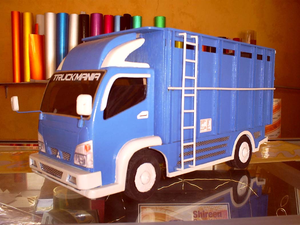 MINIATUR MOBIL  KAYU  KEREN