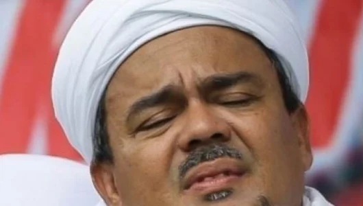 Habib Rizieq Diminta Pulang, Kasus Uang Logo Palu Arit Menanti, Polisi Sudah Siap-siap…