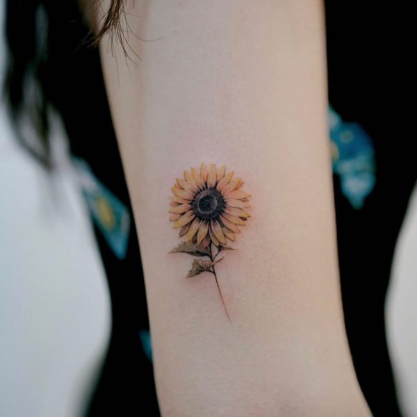 Tatuagens femininas - 110 fotos e ideias de diversos estilos e posições