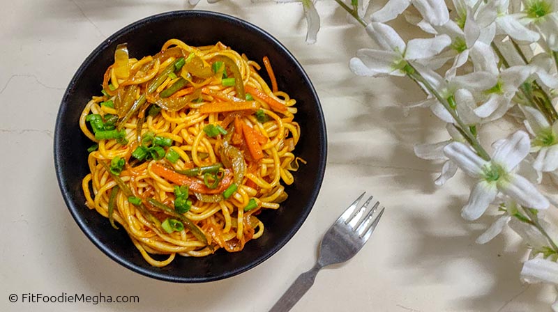 Hakka Noodles - Easy Vegetarian Recipe