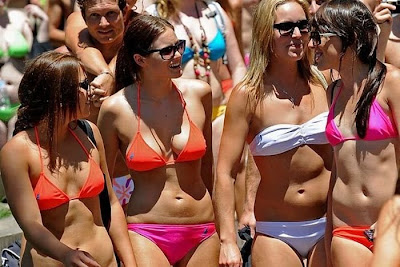 bikini parade world record