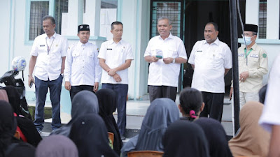  Penjabat Bupati Kampar Resmikan Pasar Ramadhan 