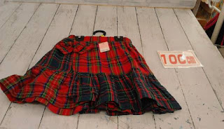 中古品　子供服　１００㎝　赤　チェック柄　スカート　１９０円