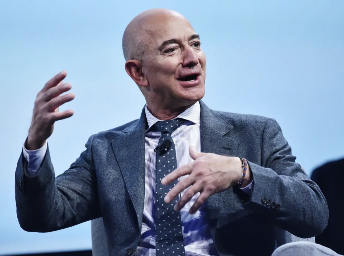 Jeff Bezos the C.E.O of Amazon, will now resign later this year, but look at the good examples he lays down